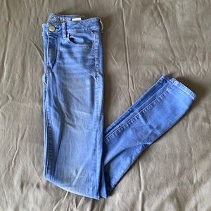 Light Wash bright blue American Eagle Jeans